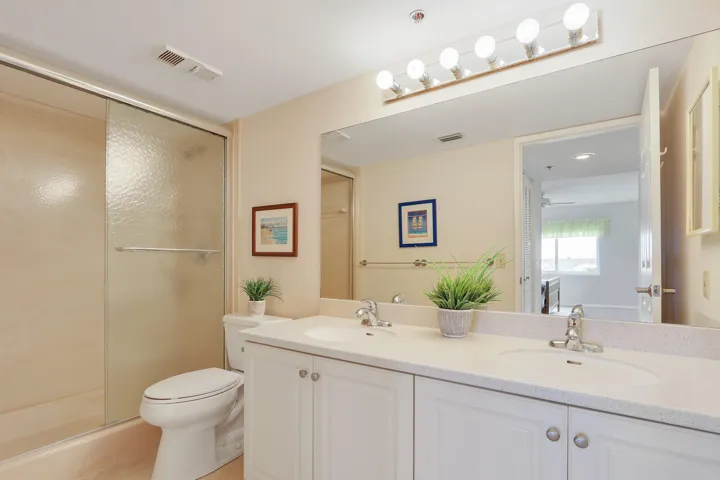 Primary Bedroom En Suite Bath