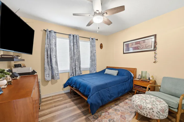 Guest bedroom