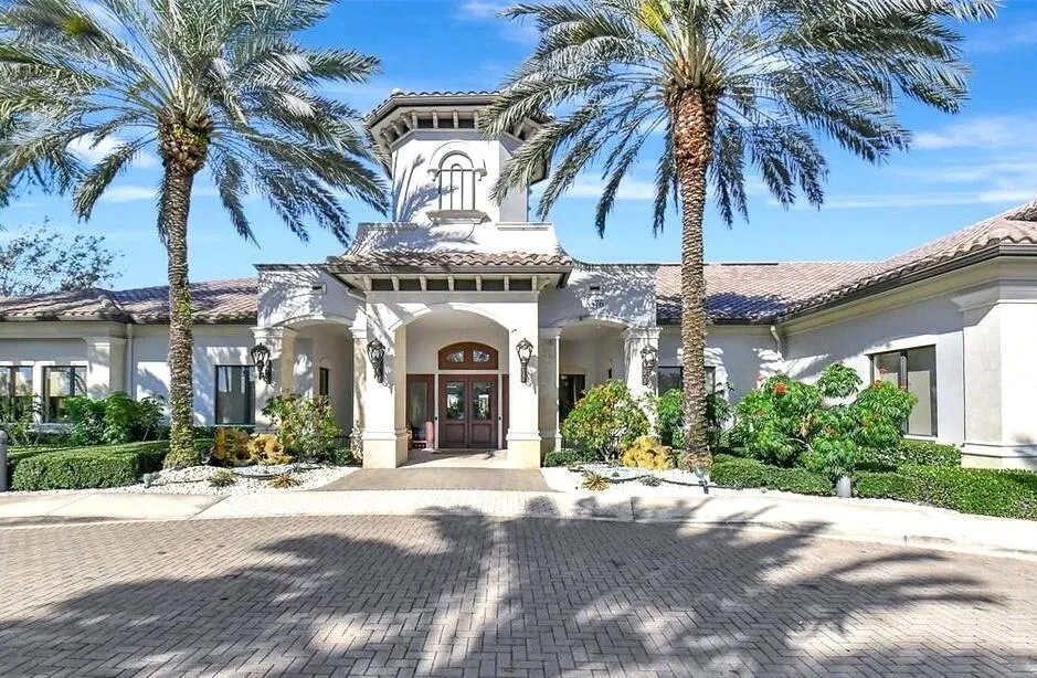Club Front