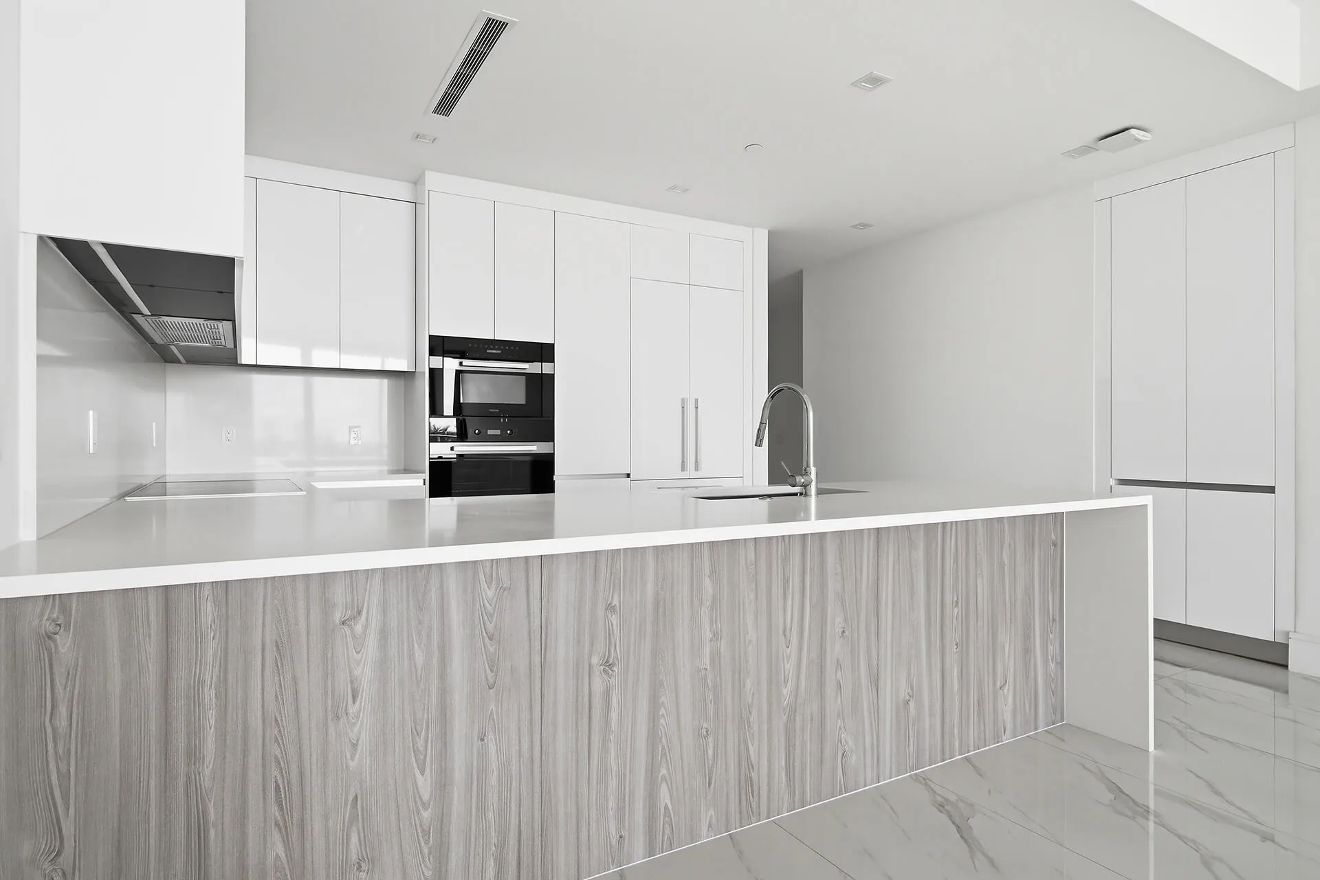 220-LAKESHORE-DRIVE-804-33403-025​​‌​​​​‌​​‌‌​‌‌​​​‌‌​‌​‌​‌​​​‌​​