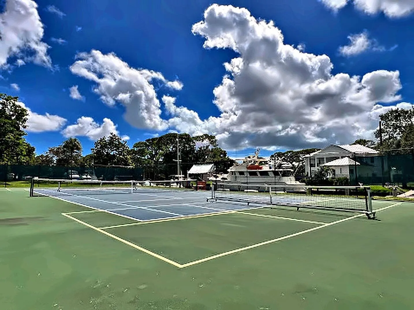 08-tennis-courts