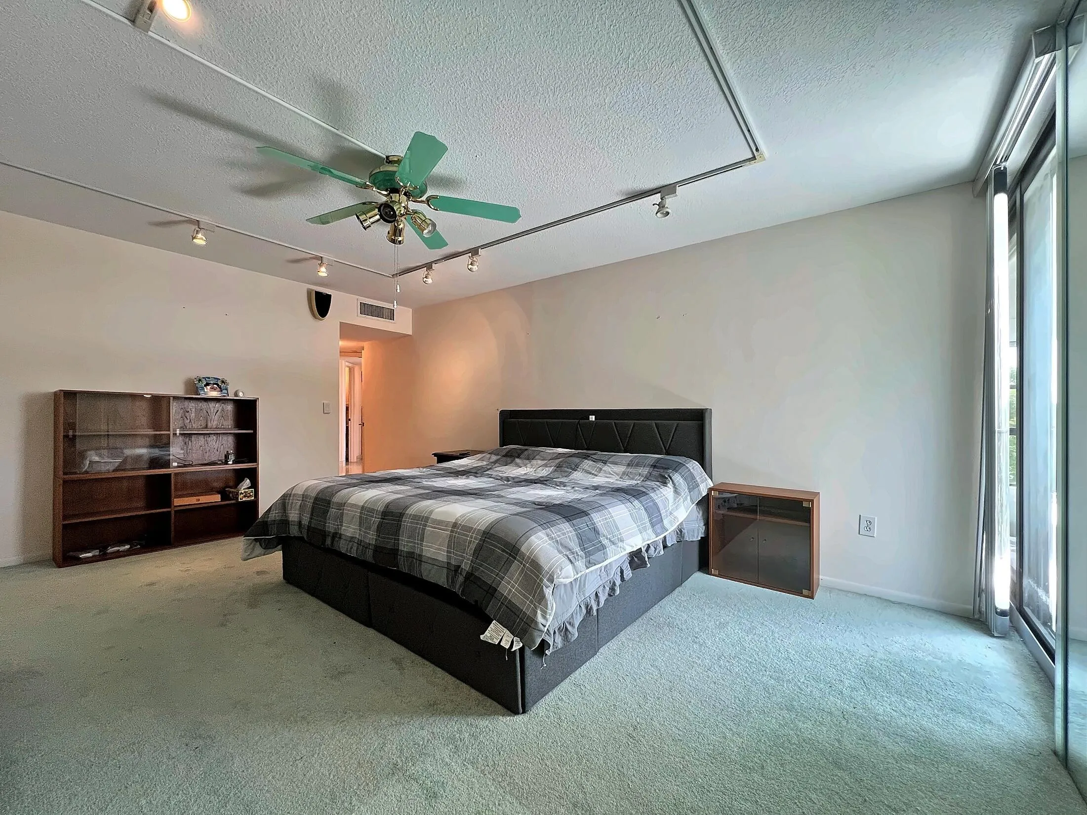 48-bedroom-4