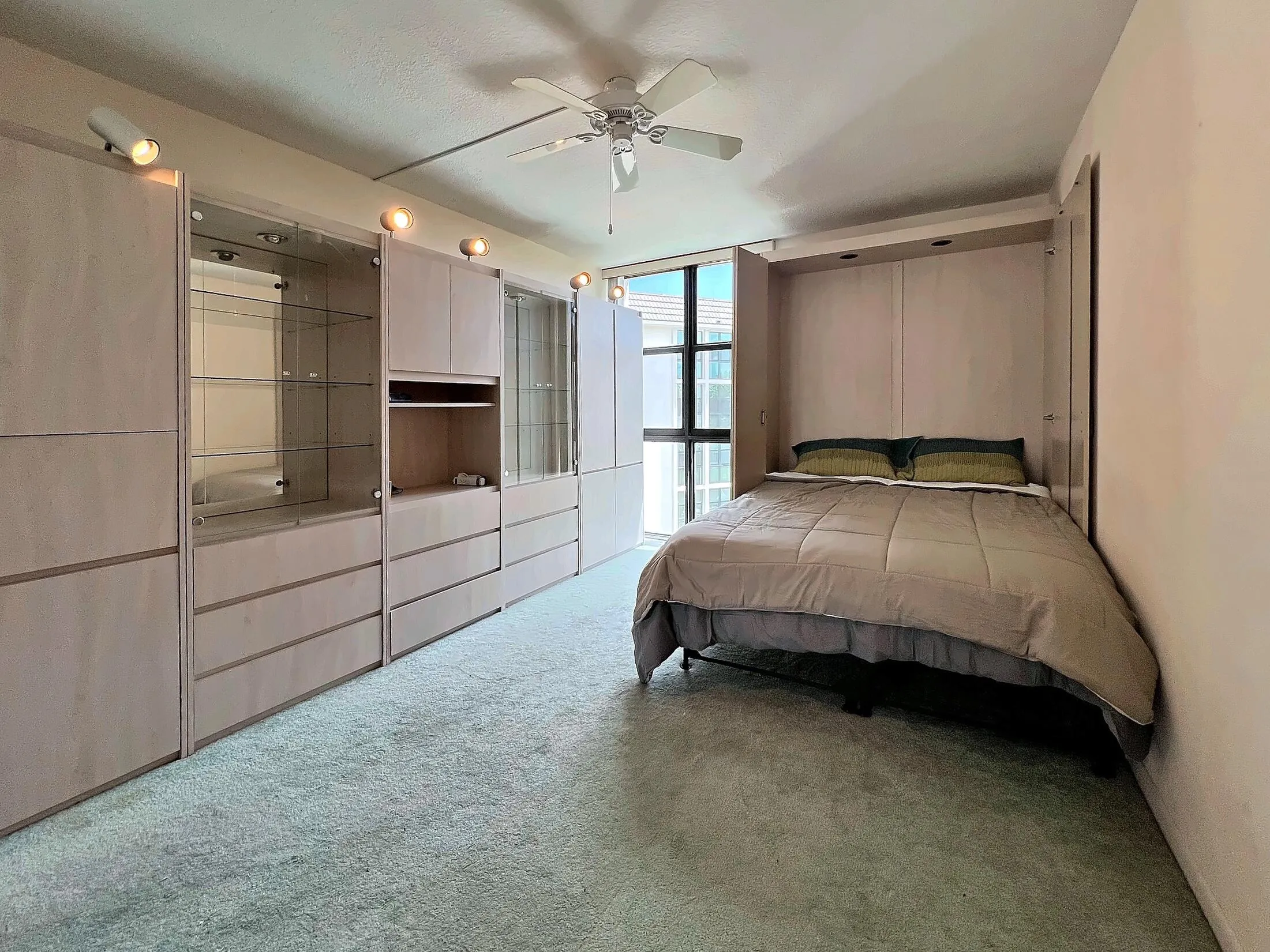 57-guest-bedroom-murphy-bed
