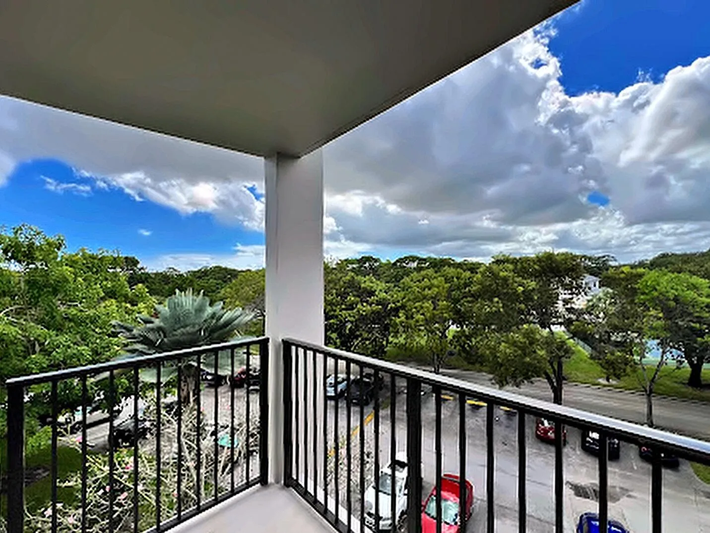 32-balcony-view