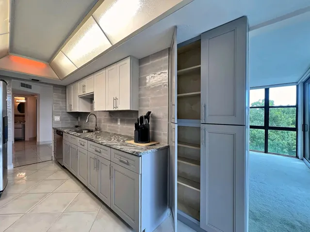 38-kitchen-pantry