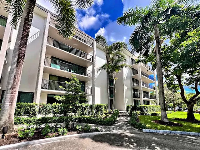 17-building-exterior-landscaping