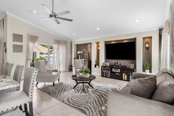 014-5054PrairieDunesVillageCircle-LakeWo