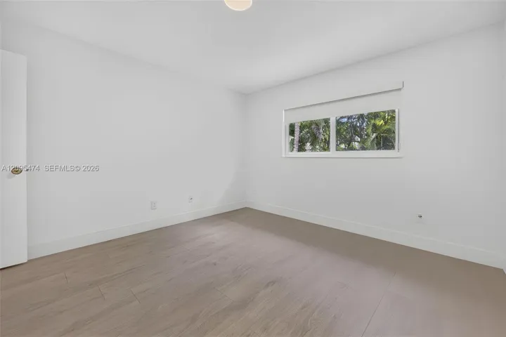 Digitally decluttered using AI.