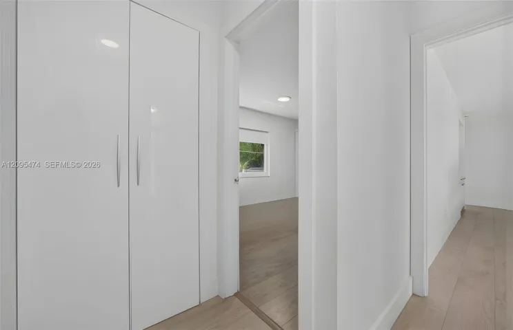 NEW CLOSETS.Digitally decluttered using AI.
