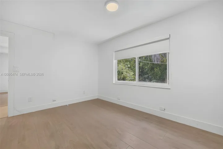 Digitally decluttered using AI.