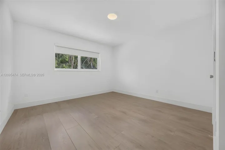 Digitally decluttered using AI.