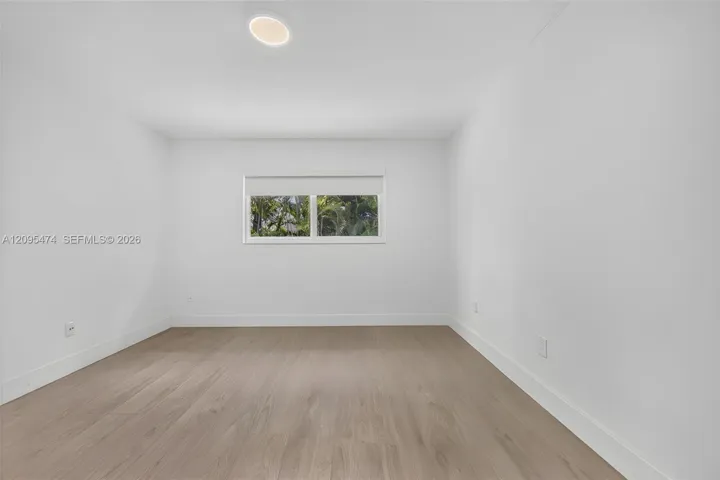 Digitally decluttered using AI.