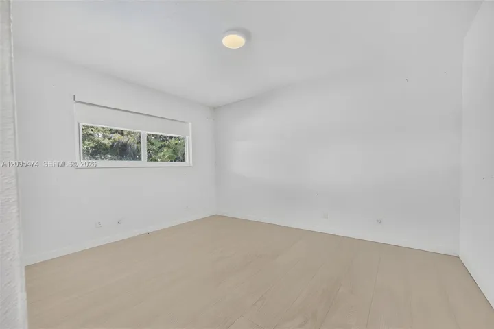 Digitally decluttered using AI.