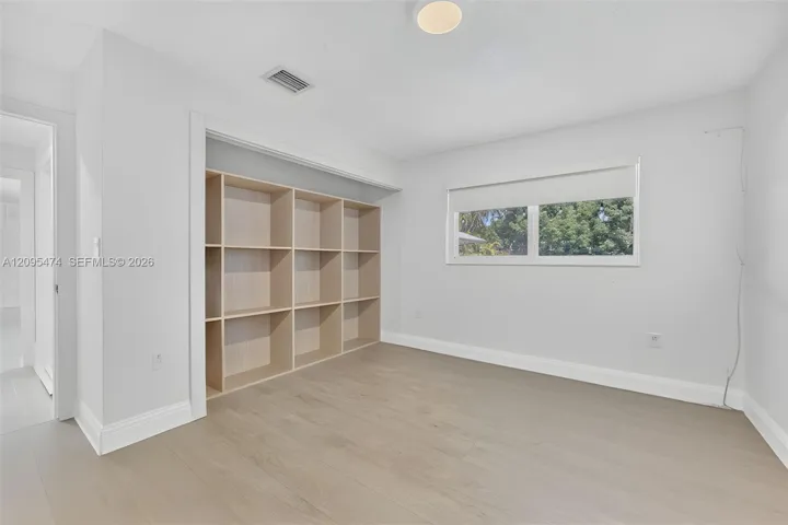Digitally decluttered using AI.