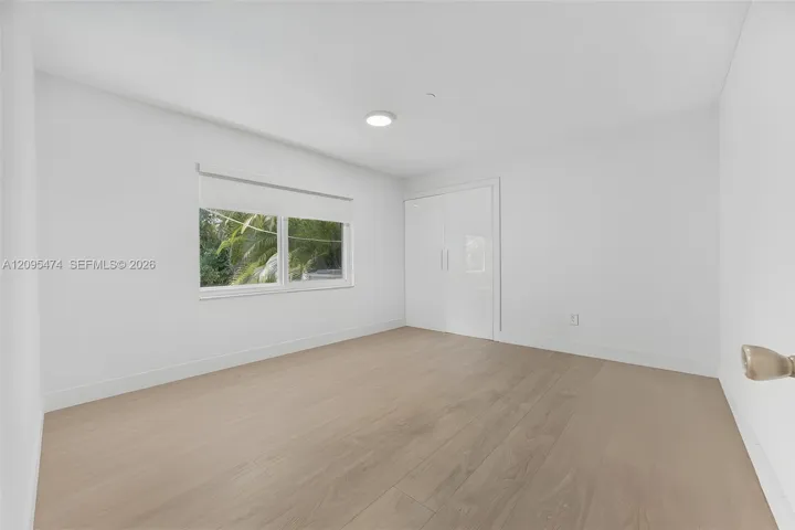 Digitally decluttered using AI.