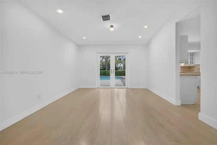 Digitally decluttered using AI.