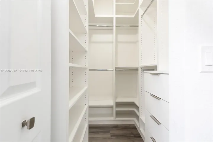 Walk-in Closets