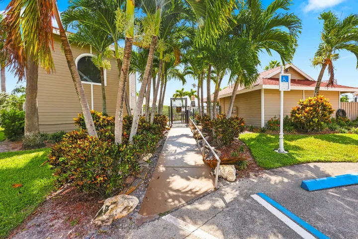 Fairfield at Boca is a gated community in the heart of Central Boca Raton, conveniently located near the mall, FAU, upscale dining, and premier shopping. Residents enjoy a beautiful lakefront clubhouse, a waterfront community pool and hot tub, tennis courts, and a walking path providing direct access to Boca Center.