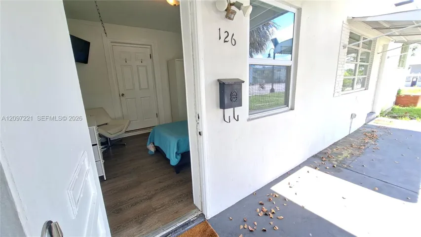 Photo 16