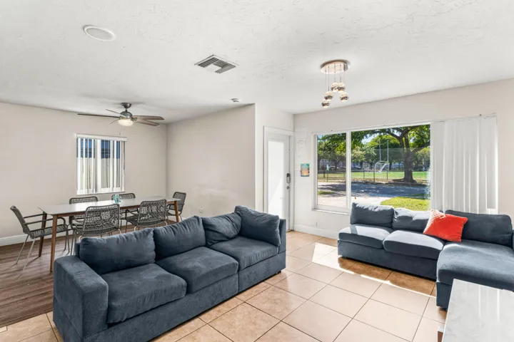 010-1121North66Terrace-Hollywood-FL-3302
