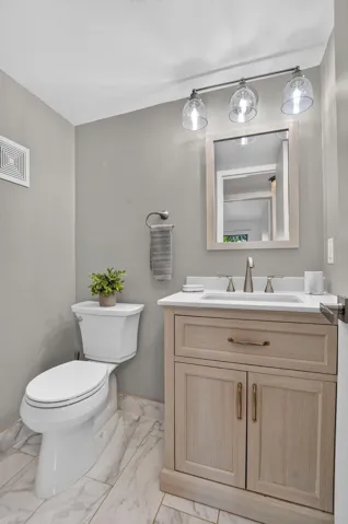 1/2 Bathroom