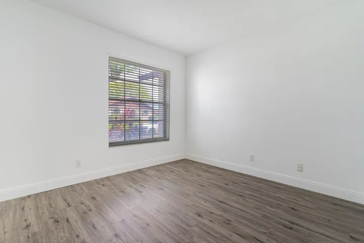 1000052241