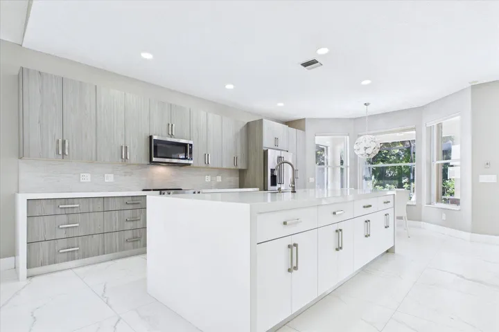 Quartz Island and Counter Tops