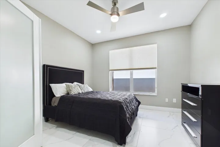 Versatile 3rd Bedroom or Office