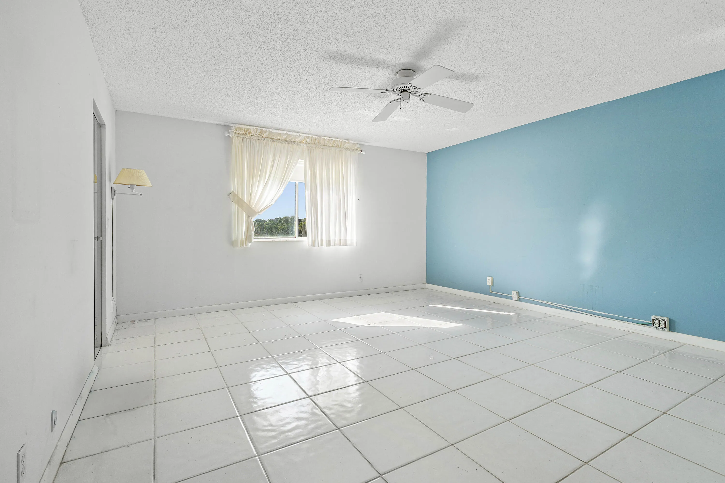 015-676810thAvenueNorth-216-LakeWorth-FL