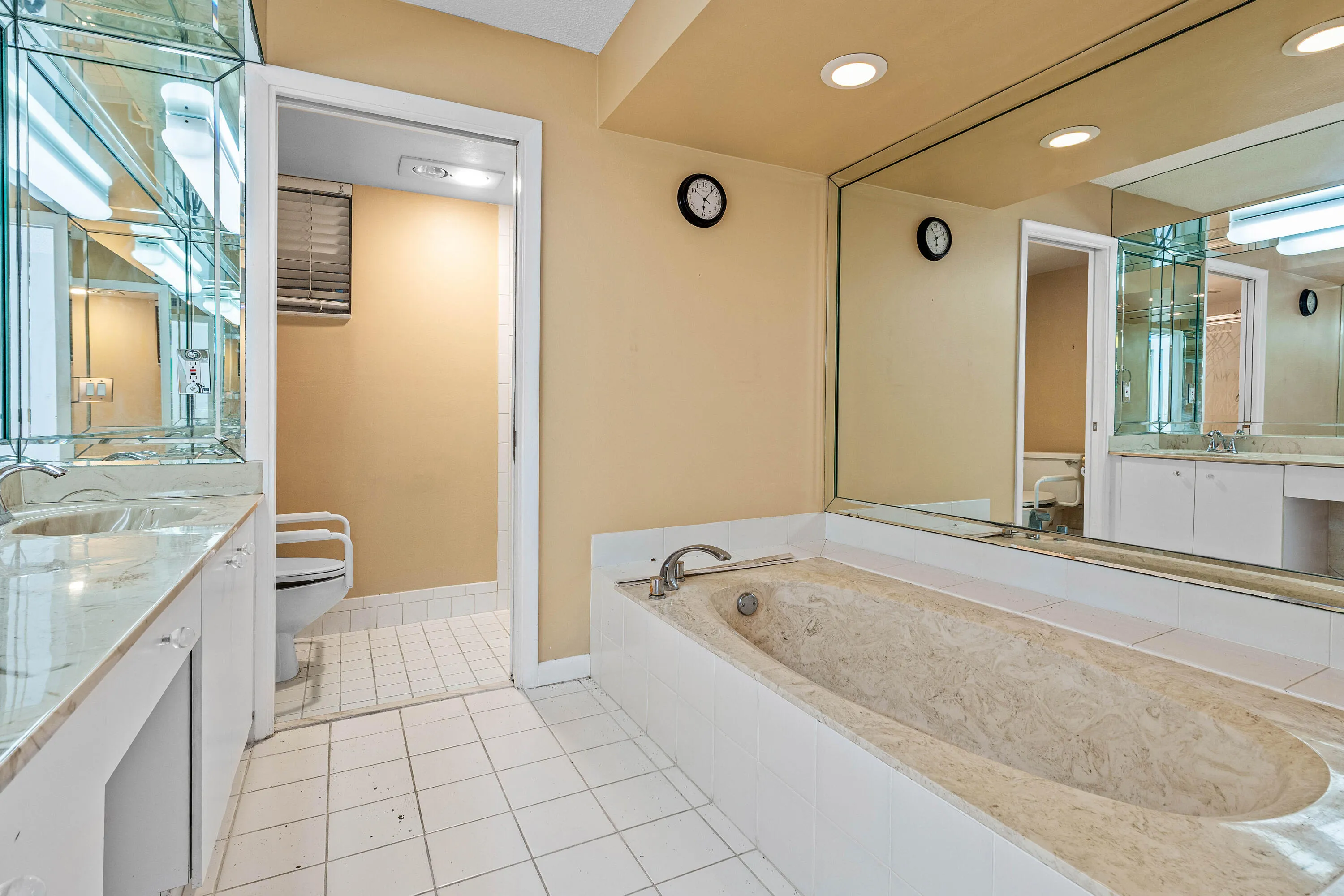 018-676810thAvenueNorth-216-LakeWorth-FL