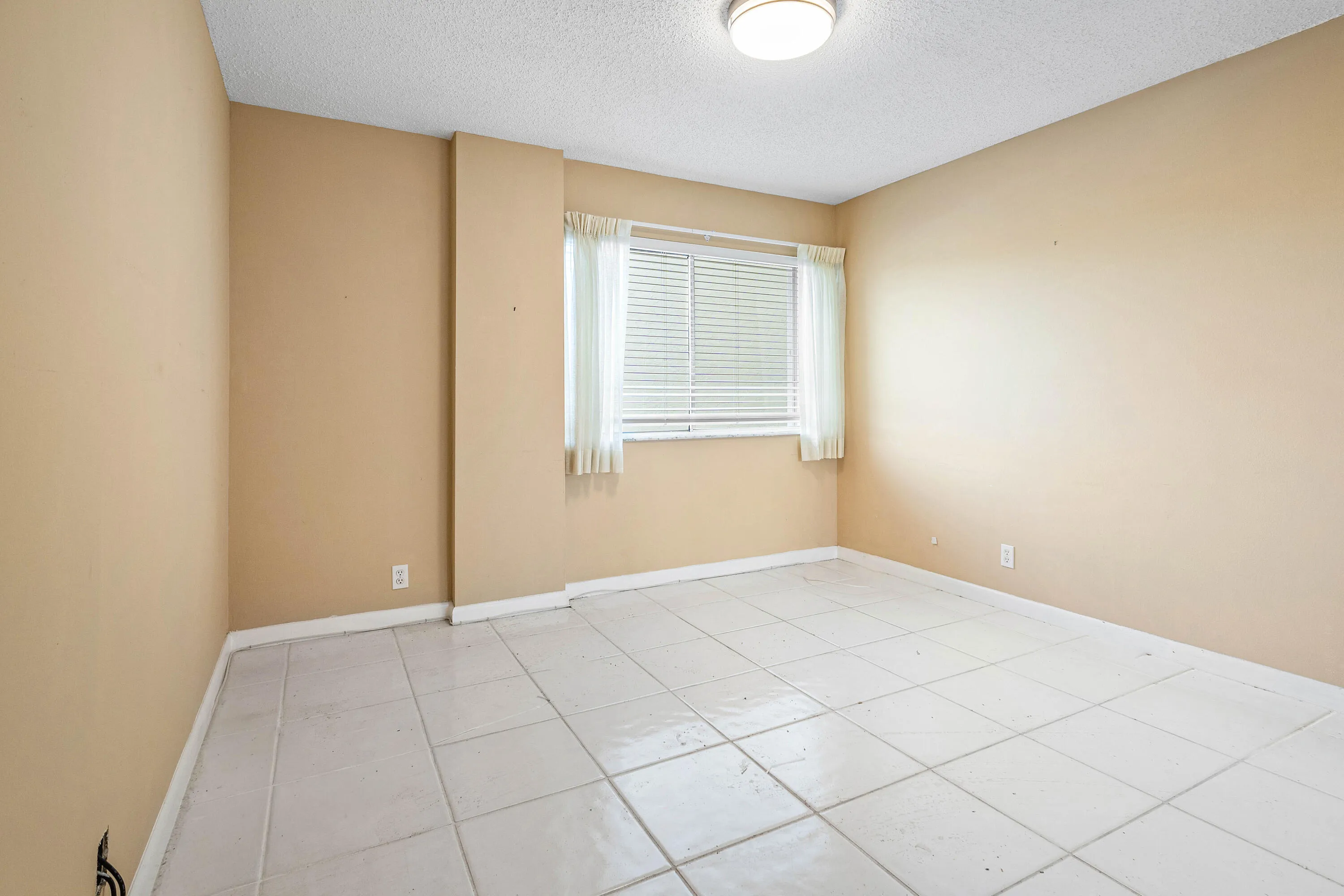 012-676810thAvenueNorth-216-LakeWorth-FL