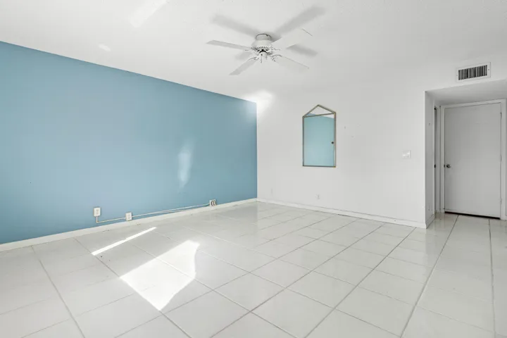 016-676810thAvenueNorth-216-LakeWorth-FL