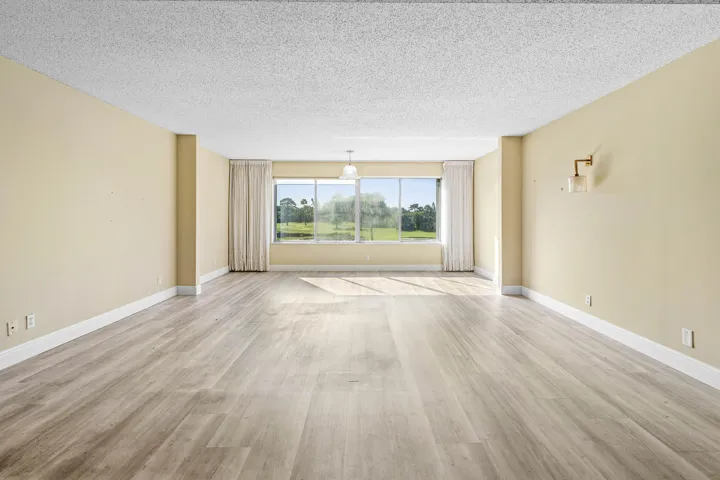 003-676810thAvenueNorth-216-LakeWorth-FL