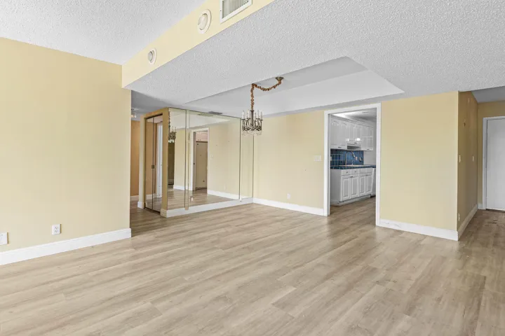007-676810thAvenueNorth-216-LakeWorth-FL
