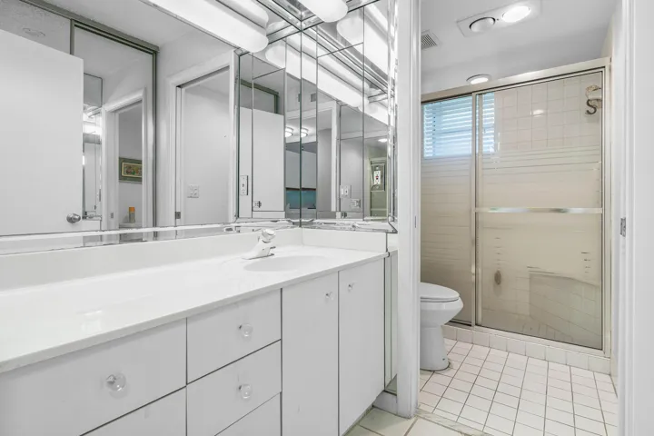 014-676810thAvenueNorth-216-LakeWorth-FL
