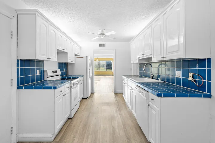 011-676810thAvenueNorth-216-LakeWorth-FL