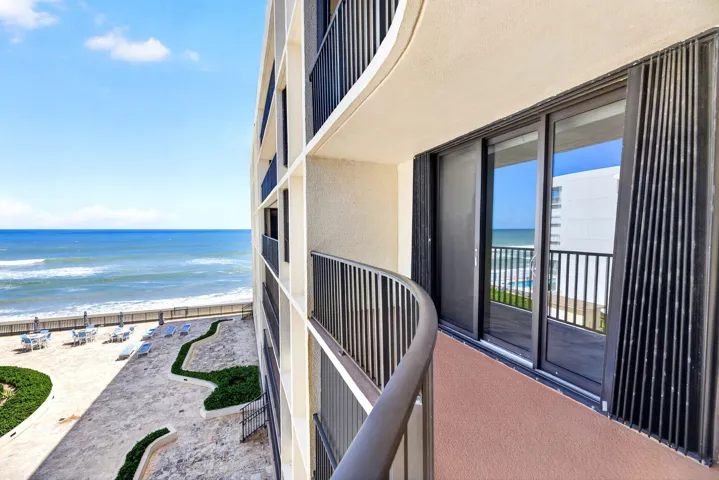 16-web-or-mls-Balcony (2)