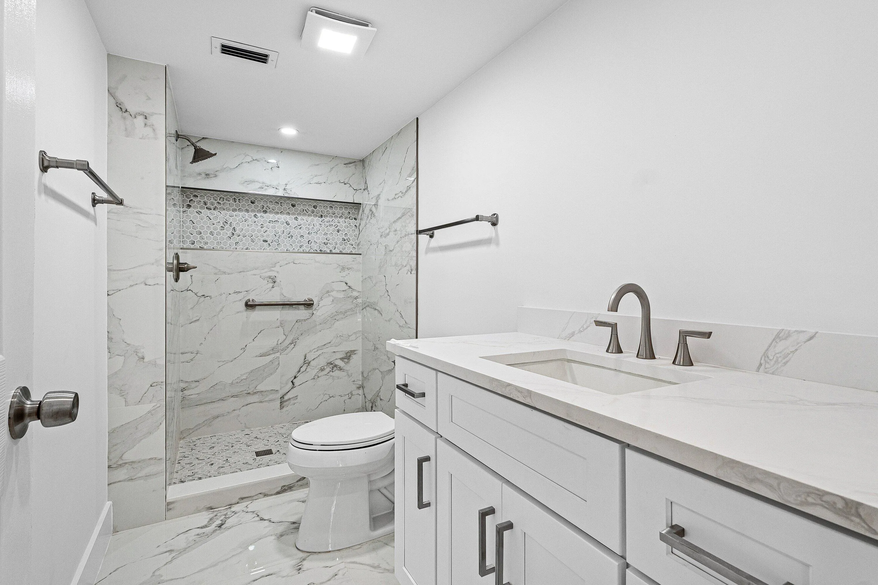 017-6585KensingtonLane-207-DelrayBeach-F