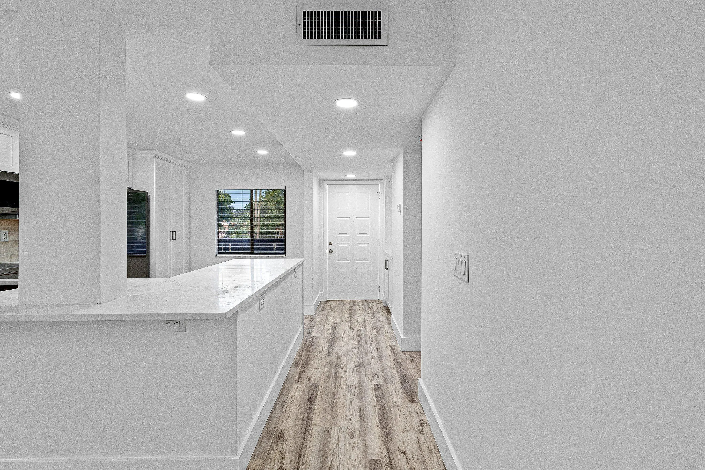 002-6585KensingtonLane-207-DelrayBeach-F