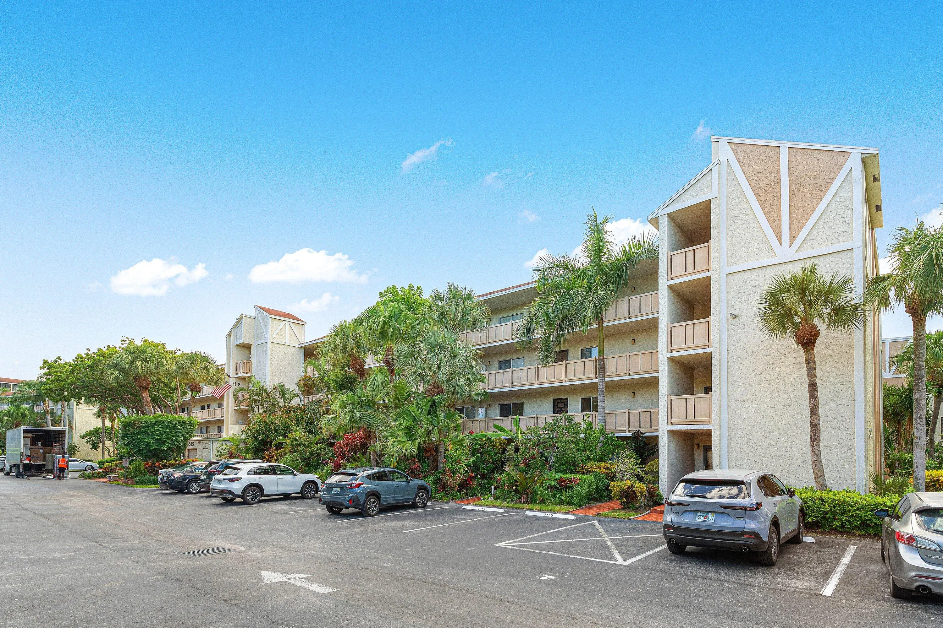 001-6585KensingtonLane-207-DelrayBeach-F