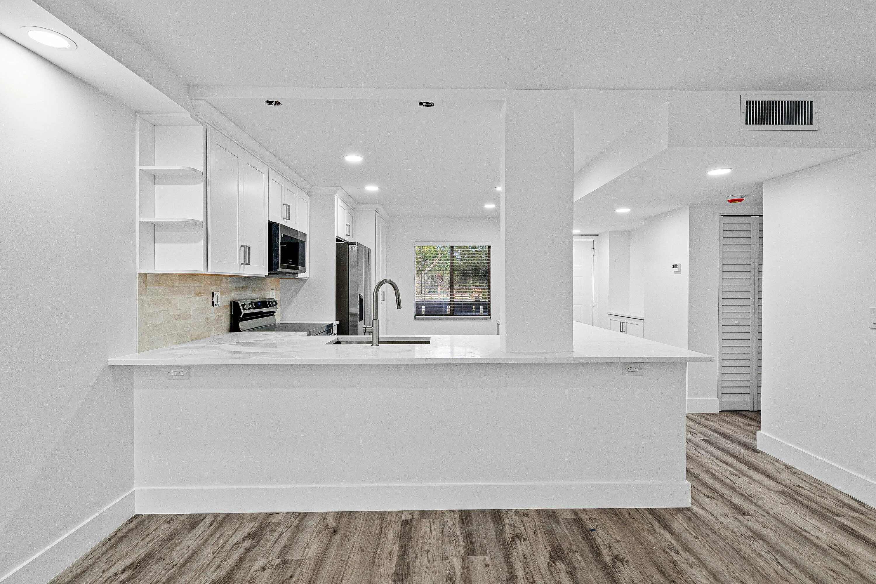 008-6585KensingtonLane-207-DelrayBeach-F