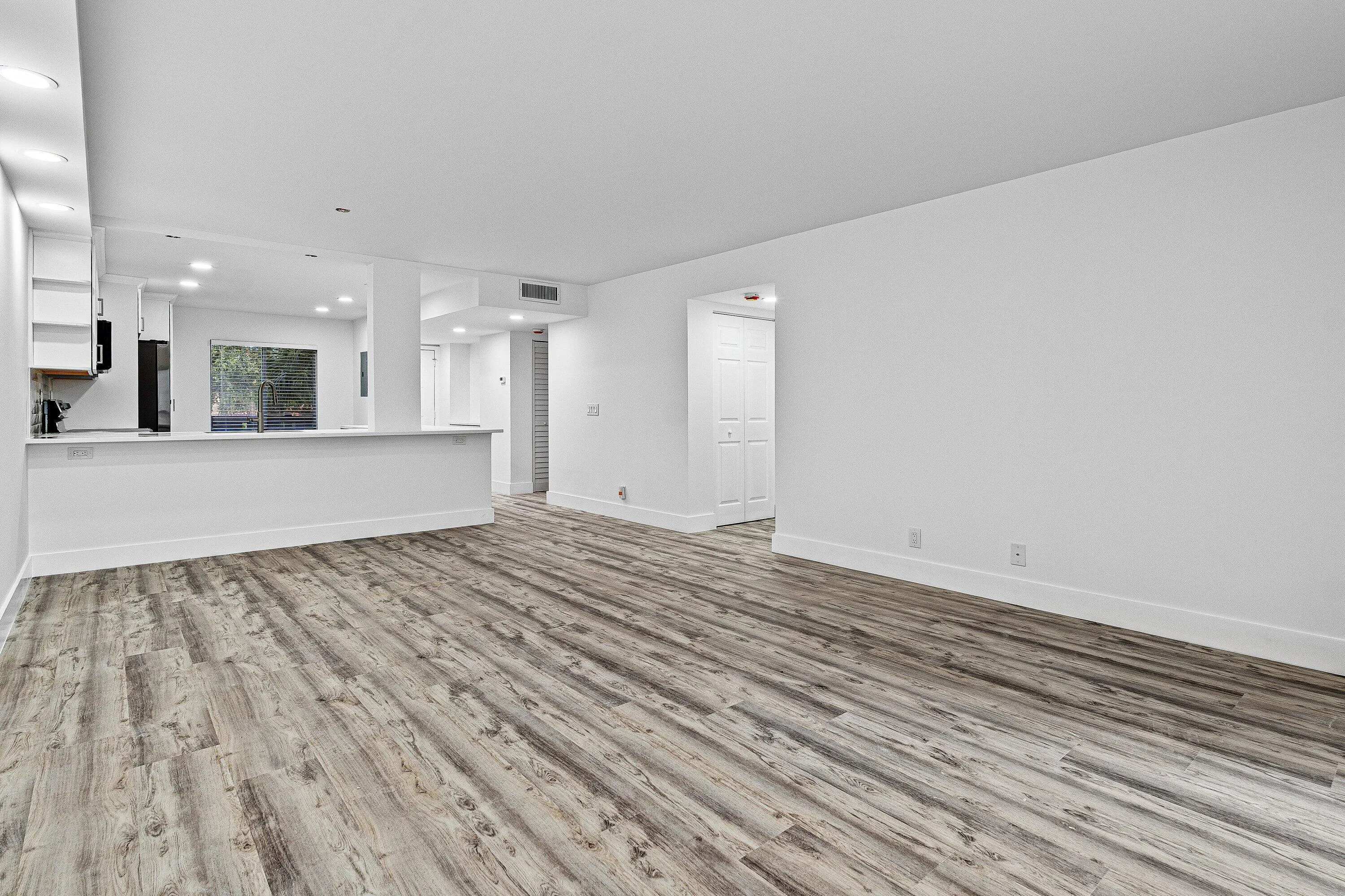 004-6585KensingtonLane-207-DelrayBeach-F