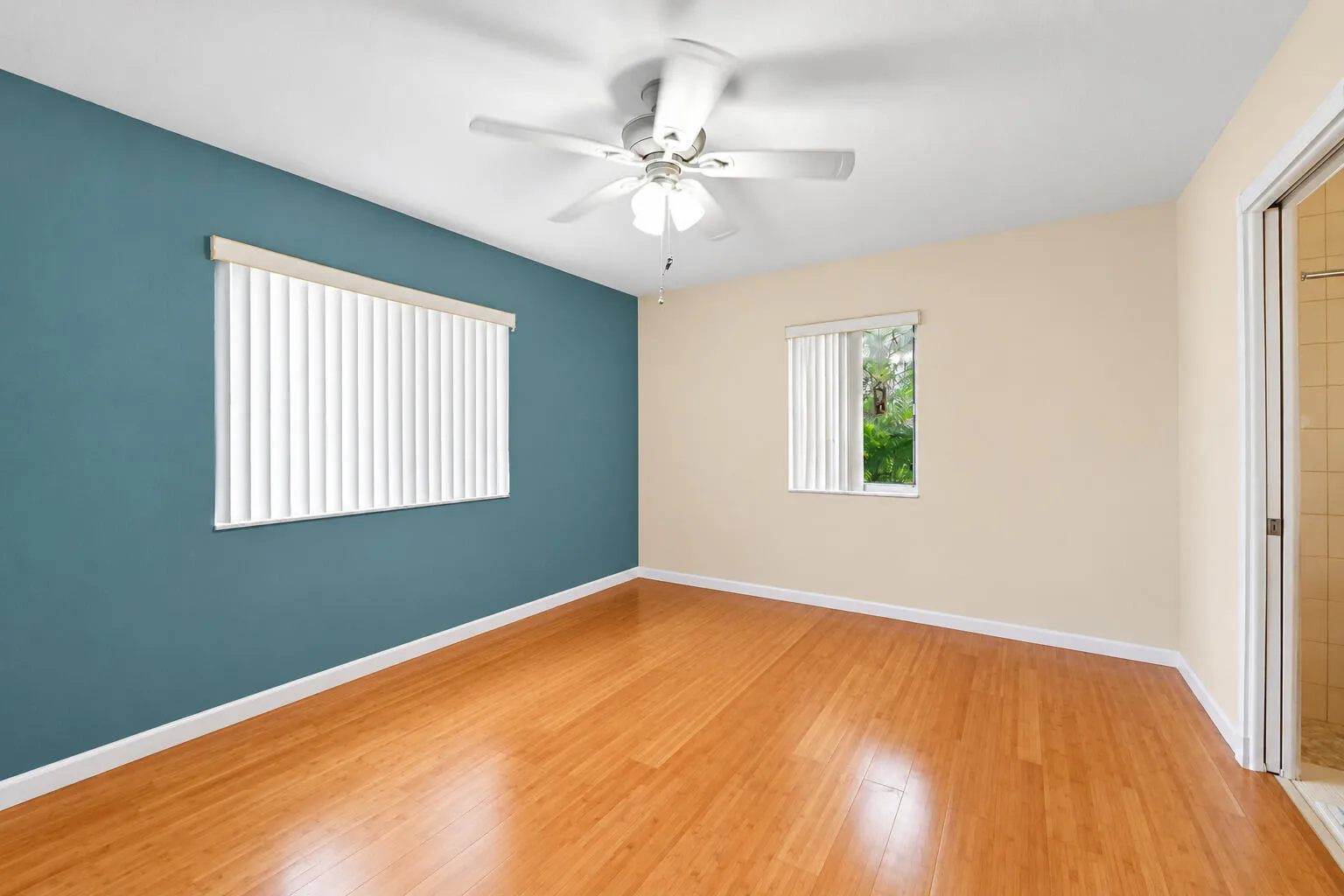 14_Bedroom_02