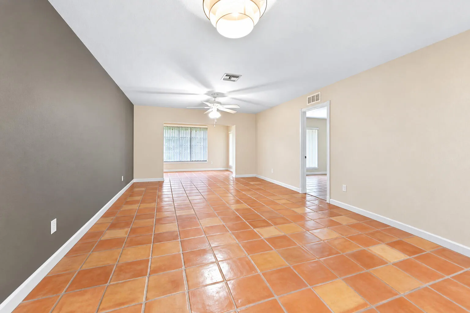07_Living_Room_01