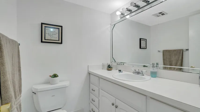 4750 118 Guest Bathroom