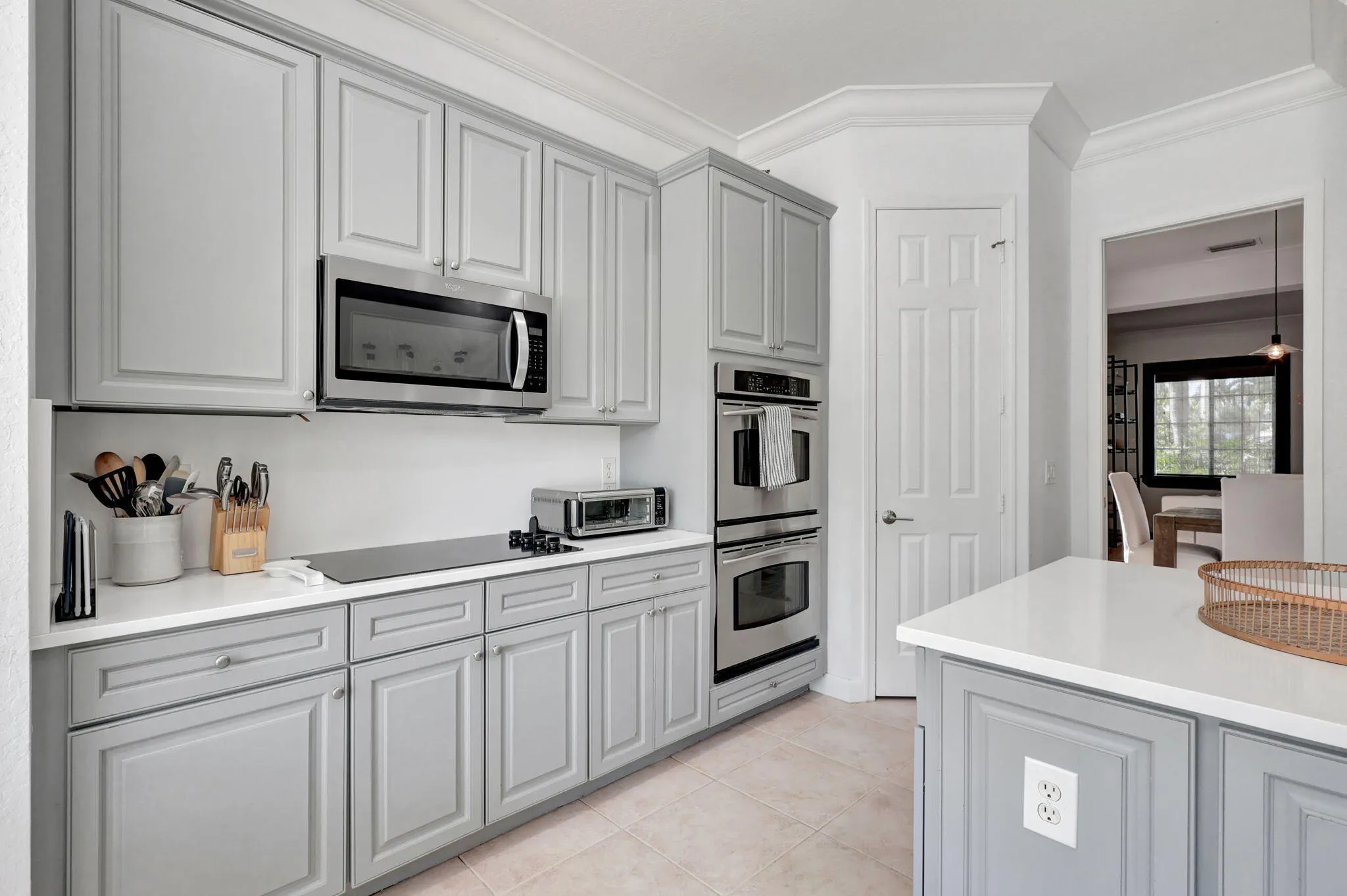 22-web-or-mls-11131Manderly_111 (1)