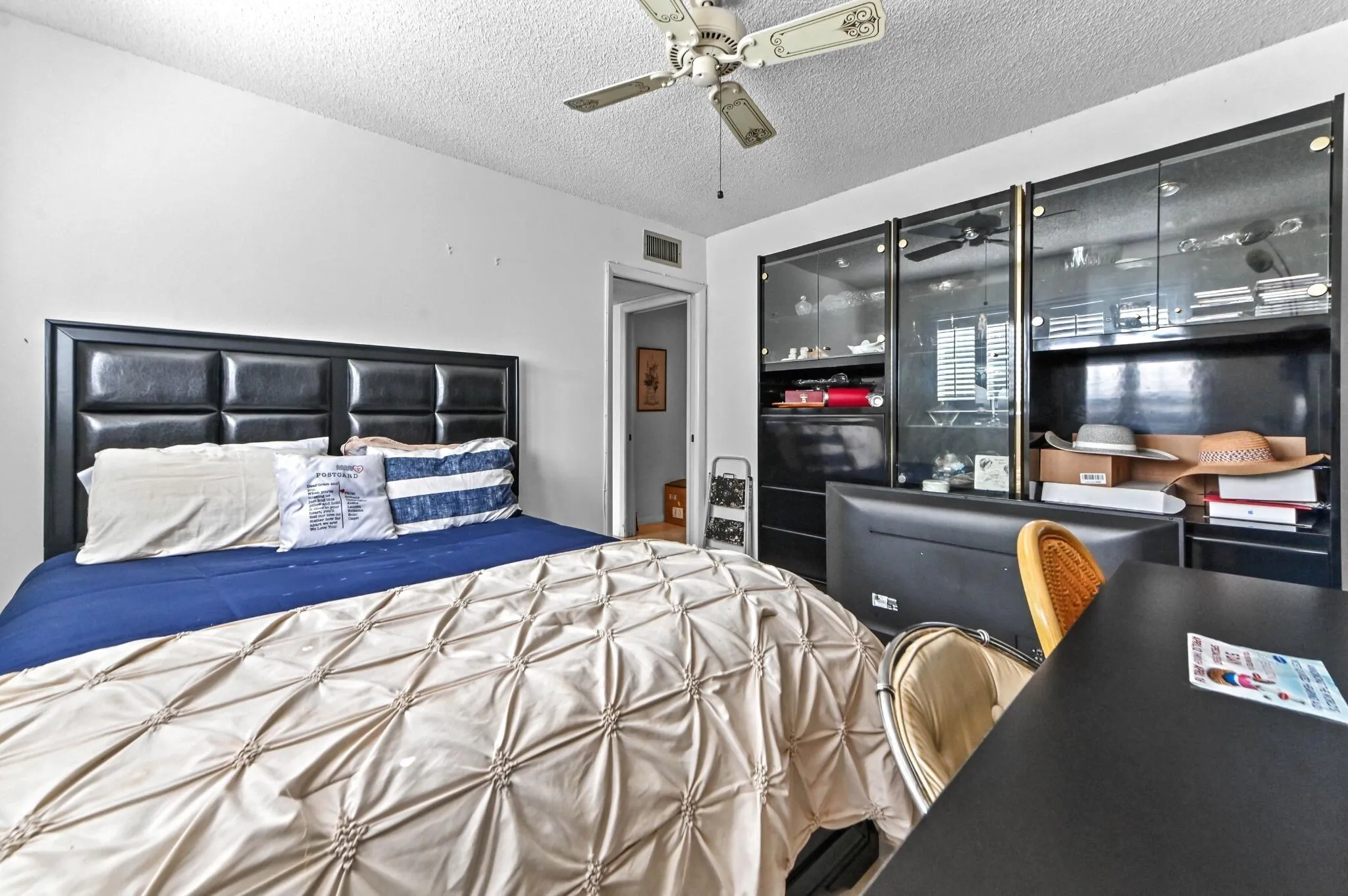 14 Bedroom 02(1)