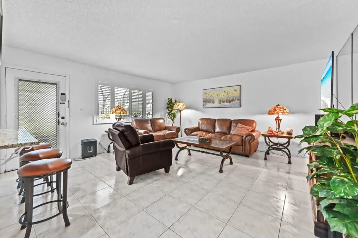 06 Living room 02(1)