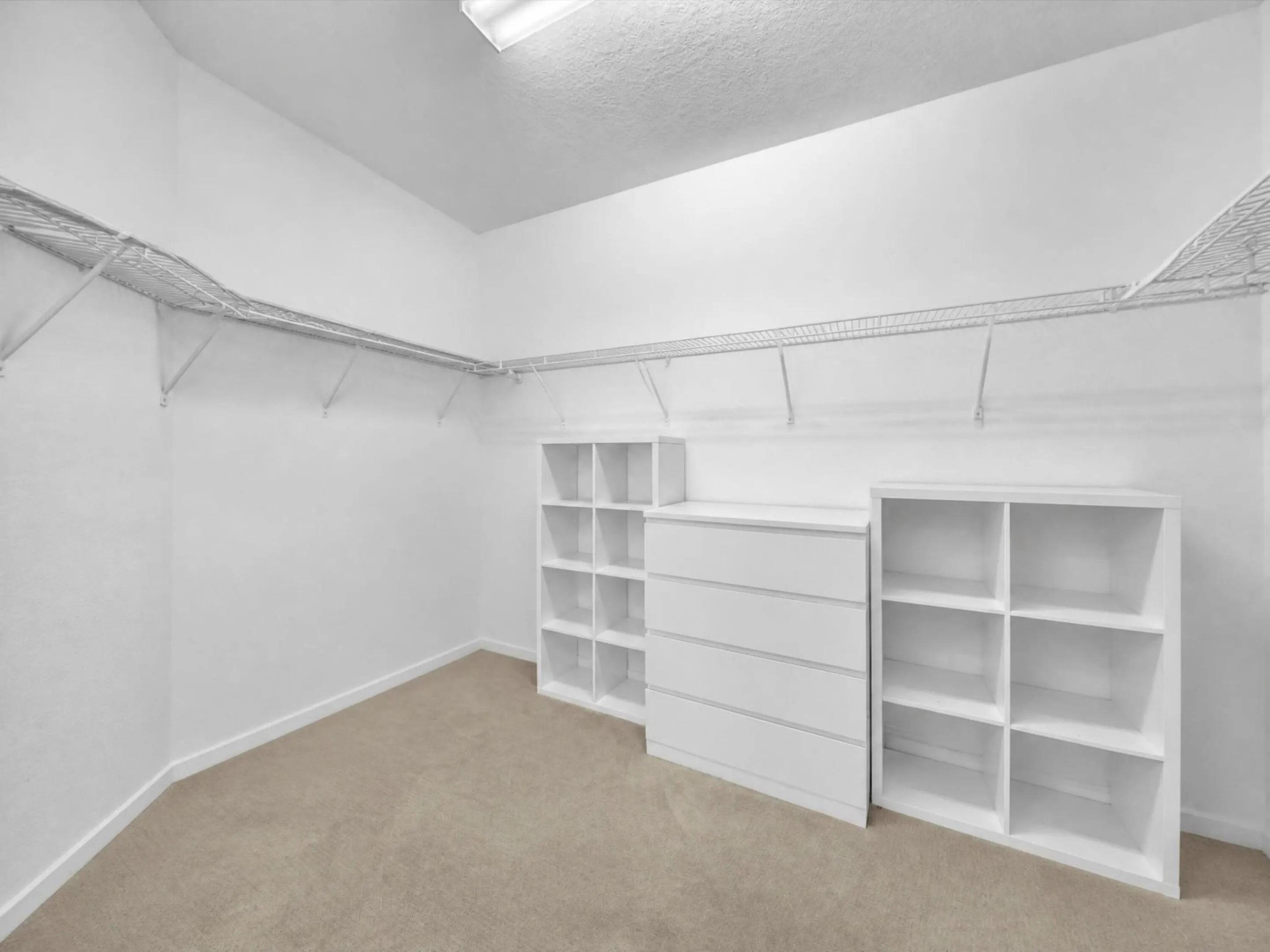 Main Bedroom Closet