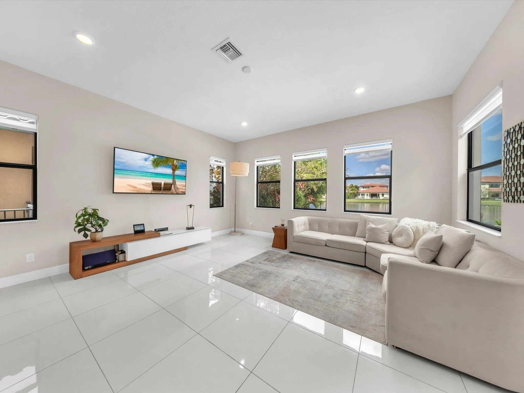 family room with view to lake